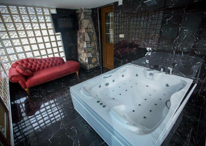 Abant Bahceli Kosk Hotel Akcaalan Luaran gambar